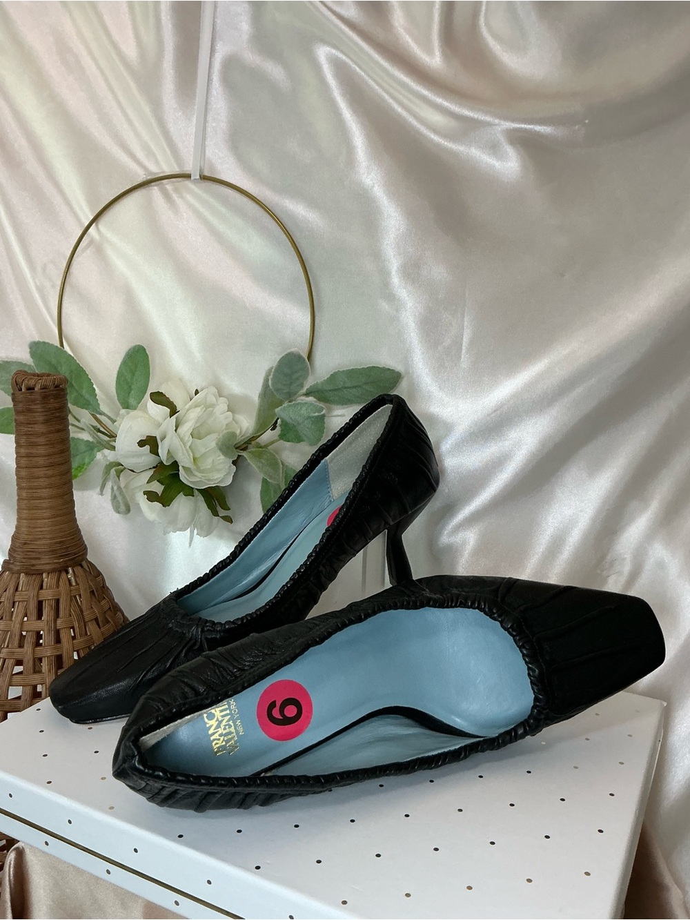 NWOT Frances Valentine Black Mid Heel Pumps with Light Blue Insole Size 6B